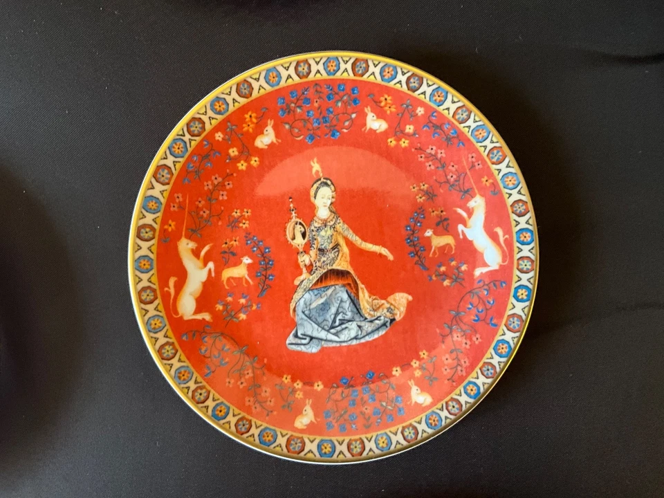 PHILIPPE DESHOULIERES La Dame a la Licorne Dessert Plates, 6" Limoges, France - Image 4 of 4