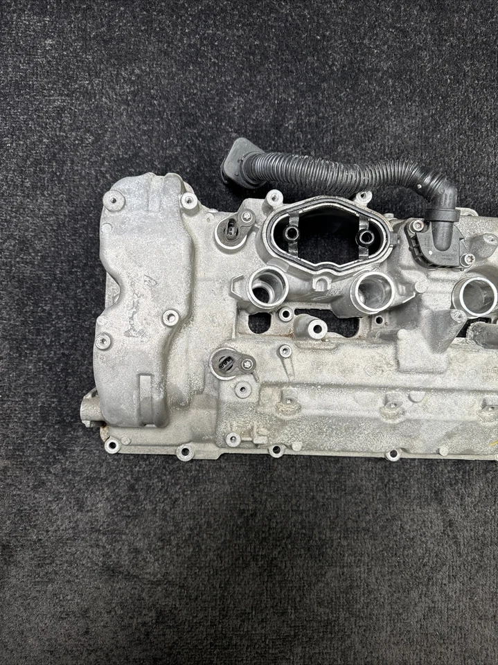 Tampa da válvula do motor do lado esquerdo BMW X6M S63 2016 fabricante de equipamento original - Imagem 2 de 4