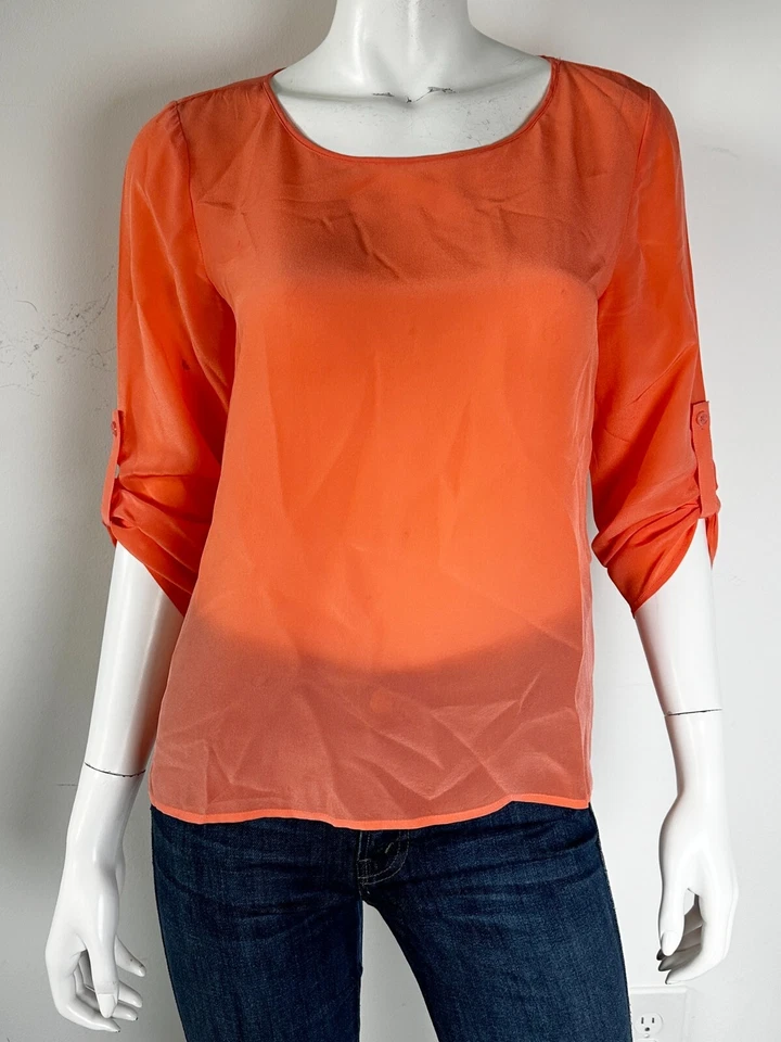 Blusa manga curta Dora Landa seda pêssego Jeremy tamanho XS - Imagem 2 de 4