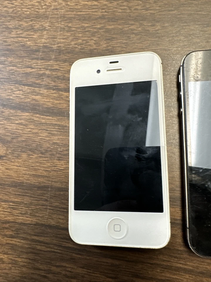Lot of 3 Apple iPhone itouch a1349 a1387 a1660 4 4s 7 lot Read Please - Image 2 of 4