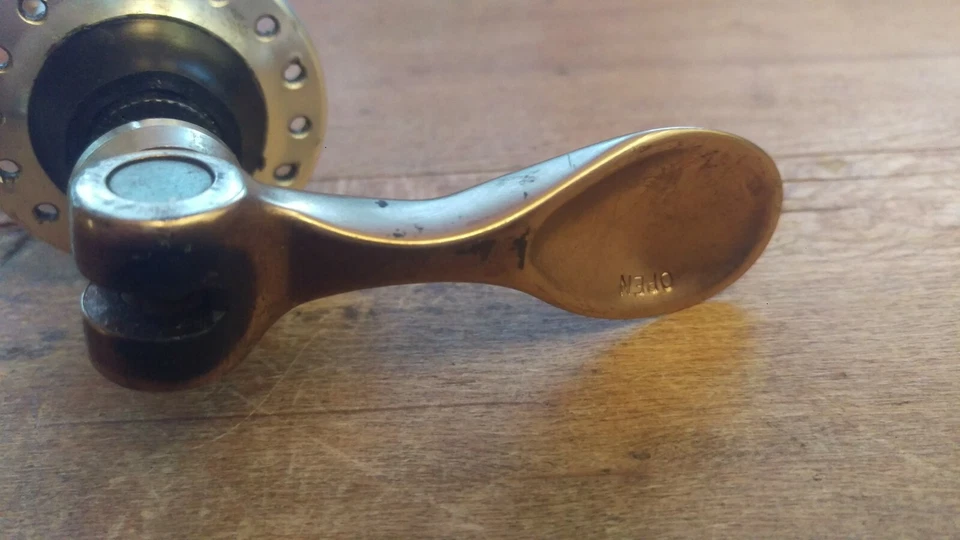 Buje delantero 32 h vintage sin marca + liberación rápida años 80 90 MTB Gravel Touring  Foto 4 de 4