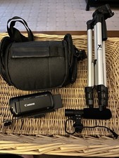 Canon VIXIA HF R800 Black With Microphone , Case and Tripod Never Used