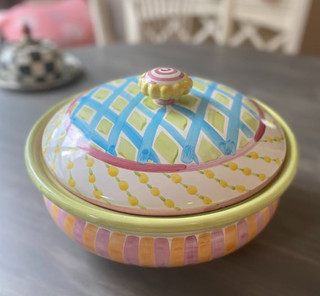 Mackenzie Child's Collectible Wallcourt Bowlderole w/ lid