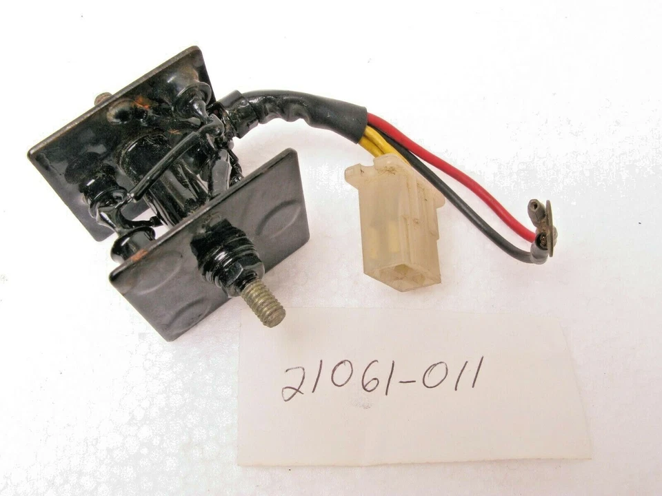 Nuevo Rectificador Original Kawasaki 21061-011 S1 S2 S3 - KH250 - Mach II KH400 Foto 2 de 4