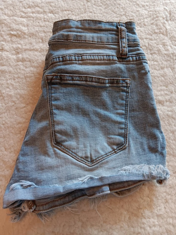 Pantalones cortos de mezclilla KanCan para mujer desgastados KC11143L azul elástico medidas 26x2 Foto 2 de 4