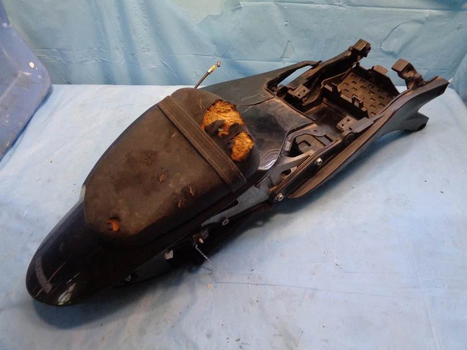 Submarco Suzuki GSXR 600 2006 con asientos carenado izquierdo piezas 06 07 Foto 4 de 4