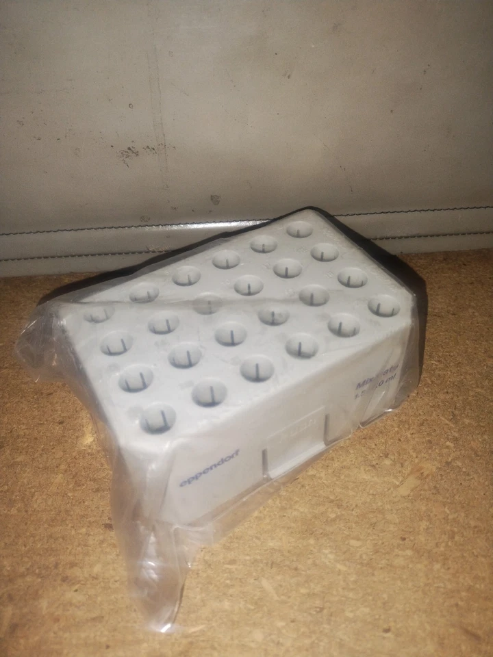 Soporte de tubo Eppendorf MixMate 1,5/2,0 ml 24 tubos (4 5/8 x 3 x 2 1/8") Foto 3 de 3