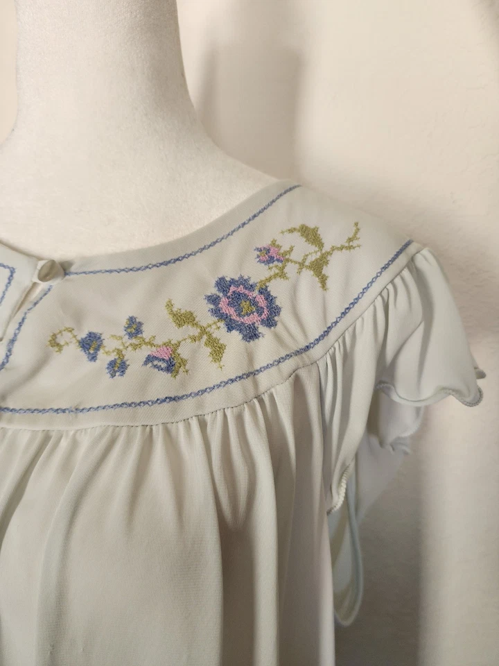60's Gilead US Vintage Babydoll Nightgown Pastel Blue Nylon Lace Midi Size Med - Image 4 of 4