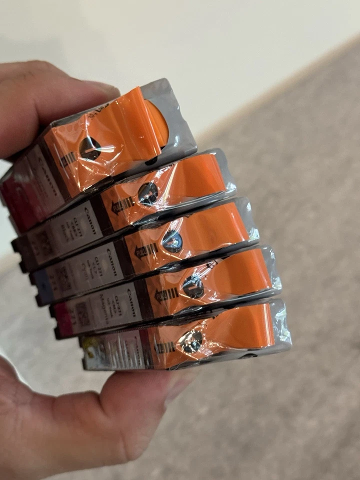 NUEVO Paquete de 5 cartuchos de tinta color originales Canon Pixma PGBK 270 XL, 271 B/C/M/Y Foto 3 de 4