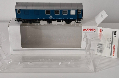 Märklin 43171  dreiachsiger Küchen- und Aufenthalts­wagen der DB | Condition: Gebraucht