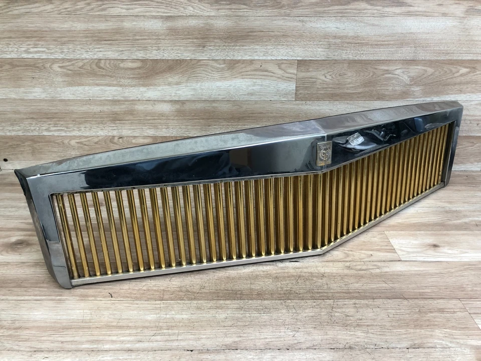 CADILLAC DEVILLE OEM CAPÓ DELANTERO RADIADOR PARRILLA ORO E&G CLÁSICO 1994-1996 Foto 2 de 4