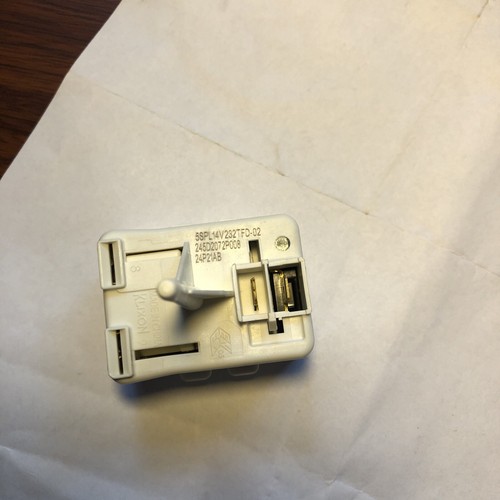 GE Refrigerator Start Relay 245d2072p008 24p21ab - Picture 13 of 13
