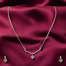 0.92 Cts Round Brilliant Cut Real Diamonds قلادة أقراط طقم 14K أصفر ذهبي