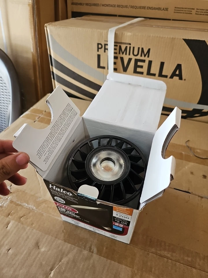 SOLID STATE LIGHTING PAR38 REFLECTOR - Image 3 of 4