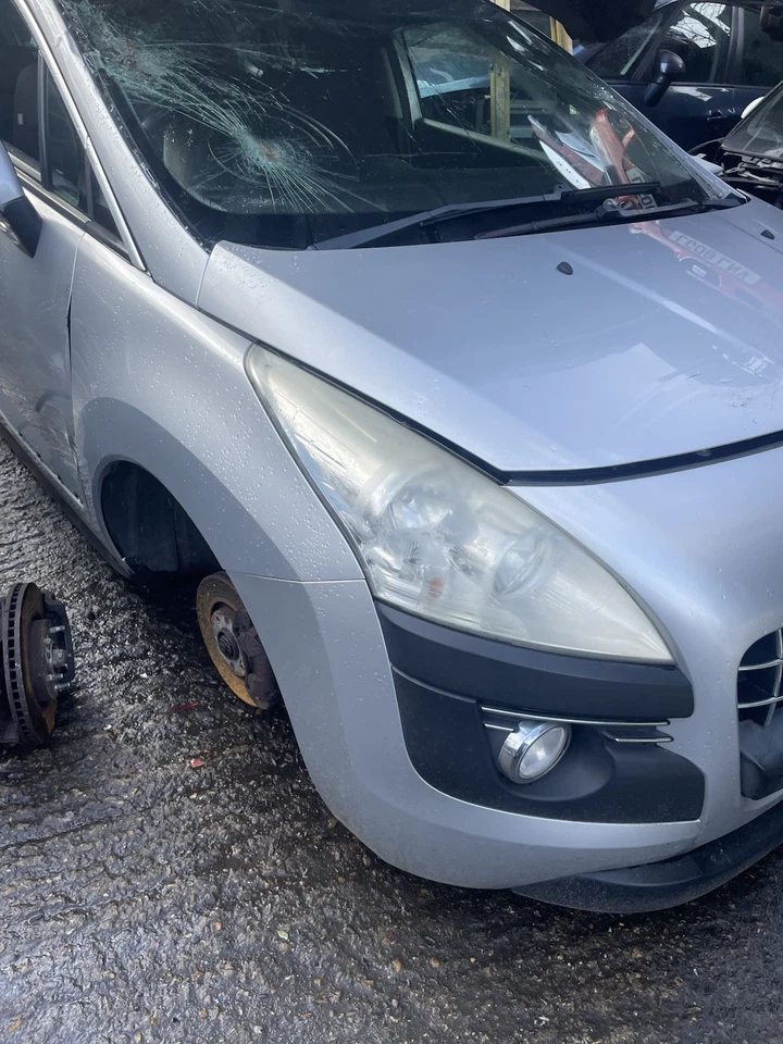 Faro derecho peugeot 3008 09-12 peugeot 3008 faro conductor derecho Foto 4 de 4