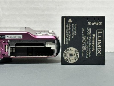 Panasonic Lumix DMC-FH20 14.1 MP 8x Optical Zoom Purple Compact