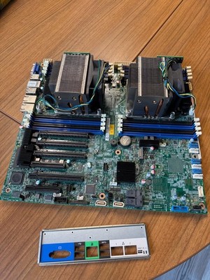 Intel S2600CW2R Server Board mit 2x Intel Xeon CPU E-2620 @2.10 GHz u. Lüfter