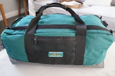 J W OUTFITTERS HOLDALL WITH WATERPROOF BASE L60XW30XH30 BOUGHT IN THE U.S.A