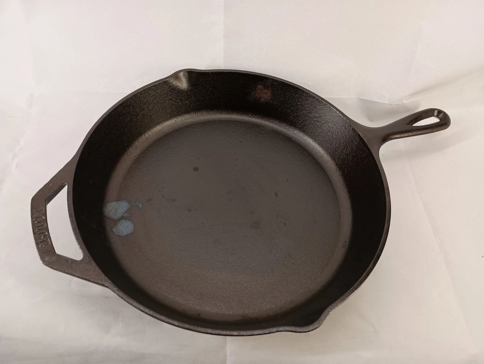 Vintage Lodge Cast Iron Skillet With Assist Handle 12" 10SK Made in USA