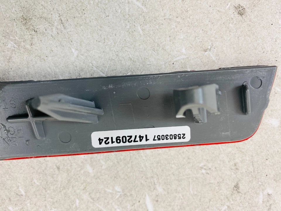 OEM 2010 2011 2012 2013 2014 2015 2016 2017 CHEVY EQUINOX reflector LH 25803057 Foto 3 de 4