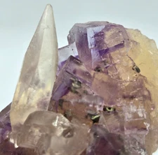 +++ CALCITE ON FLUORITE CAVE IN ROCK, HARDIN COUNTY, ILLINOIS +++