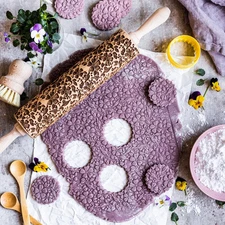 STODOLA Embossed Rolling Pin with Pansies Pattern – Engraved Cookie Design