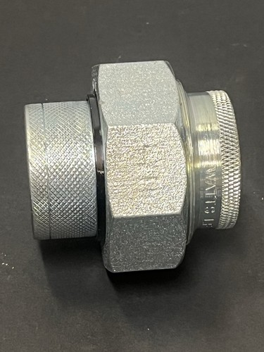 WATTS 1-1/4 LF3004 DIELECTRIC UNION, 1-1/4" FNPT, 250 MAX PSI, 26X174