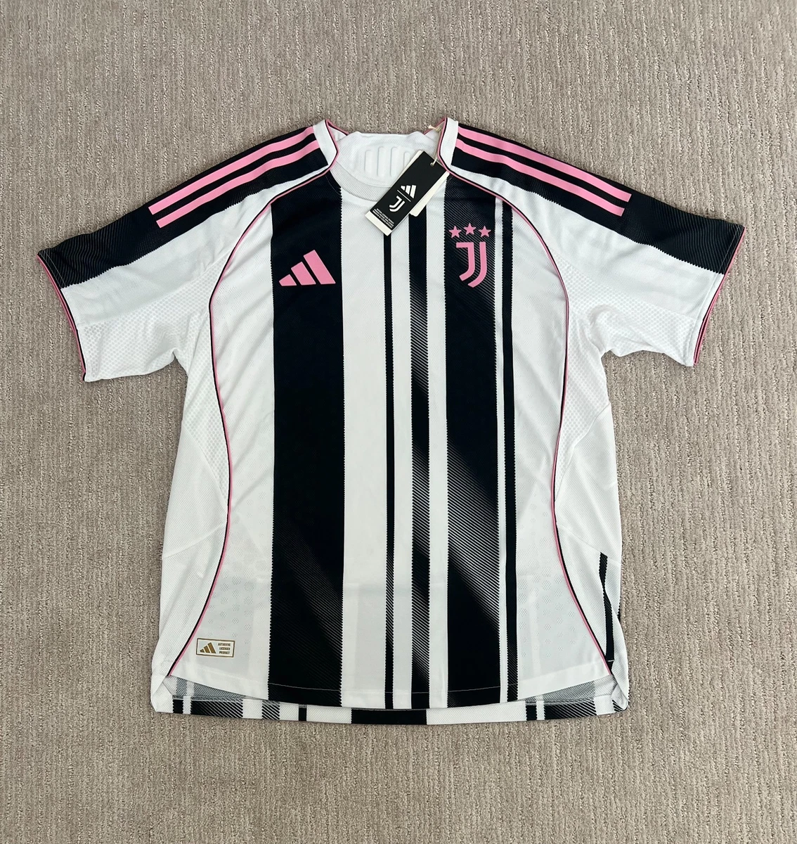 Juventus Multi-Color Size XL International Club Soccer Fan Apparel