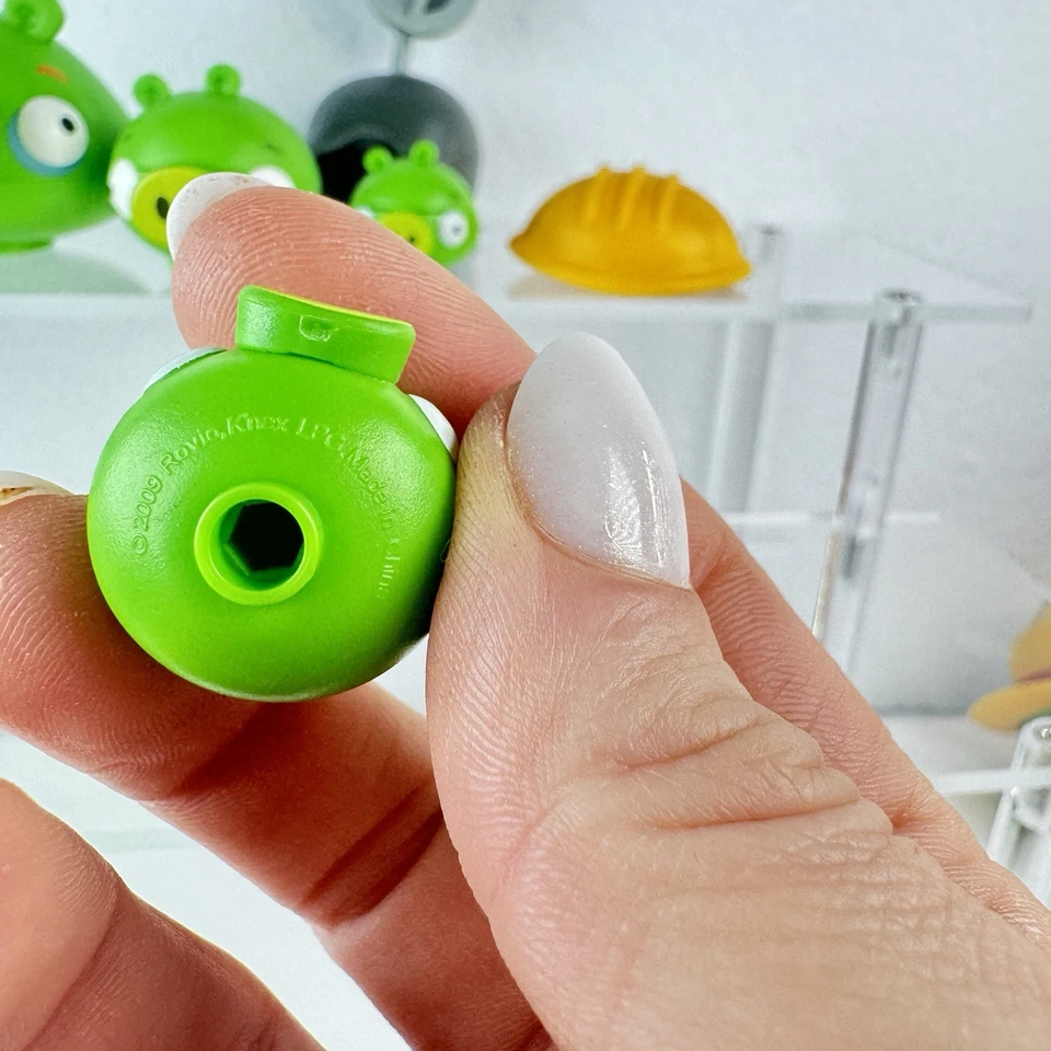 Lot 13 Angry Birds KNEX Rovio Figures Bomb Red & Blue Bird Minion Pig RARE 2009 - Image 4 of 4