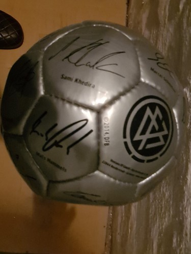 DFB Unterschriften Ball