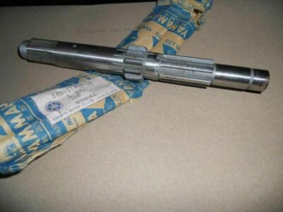 NOS Yamaha DT125A DT125B 1974-1975 Genuine Main Axle Transmission 443-17411-00