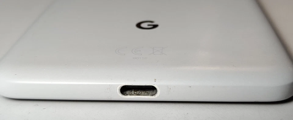 Google Pixel 2 XL White Unlocked 64GB Android 11 #11F Working Well SINGLE SIM  - Image 4 of 4