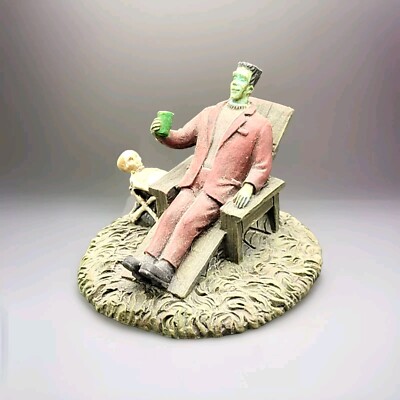 Hawthorne Village The Munsters Herman Kicking Back 2005 im Liegestuhl Vintage