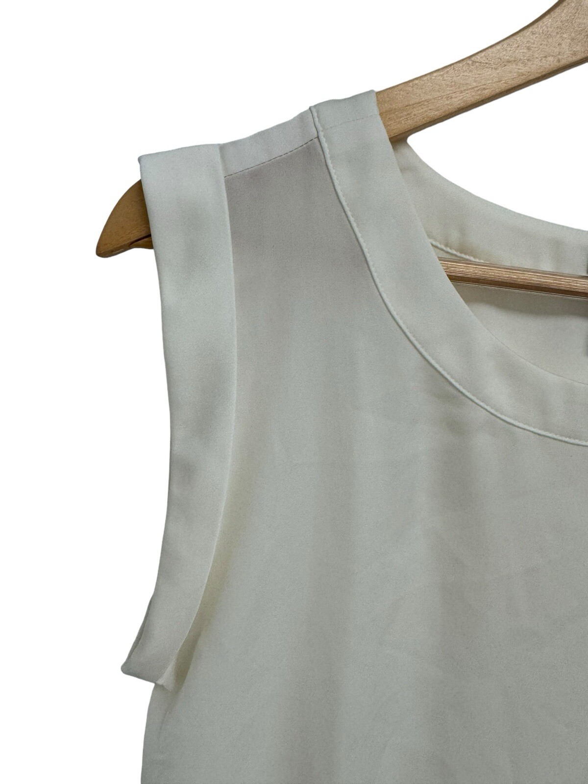 Ann Taylor Petite women's basic blouse sleeveless… - image 6