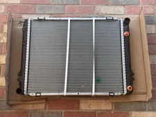 Brand New OEM Mahle Behr Radiator Mercedes 560SL R107 107500260364 (CR 259 000P)