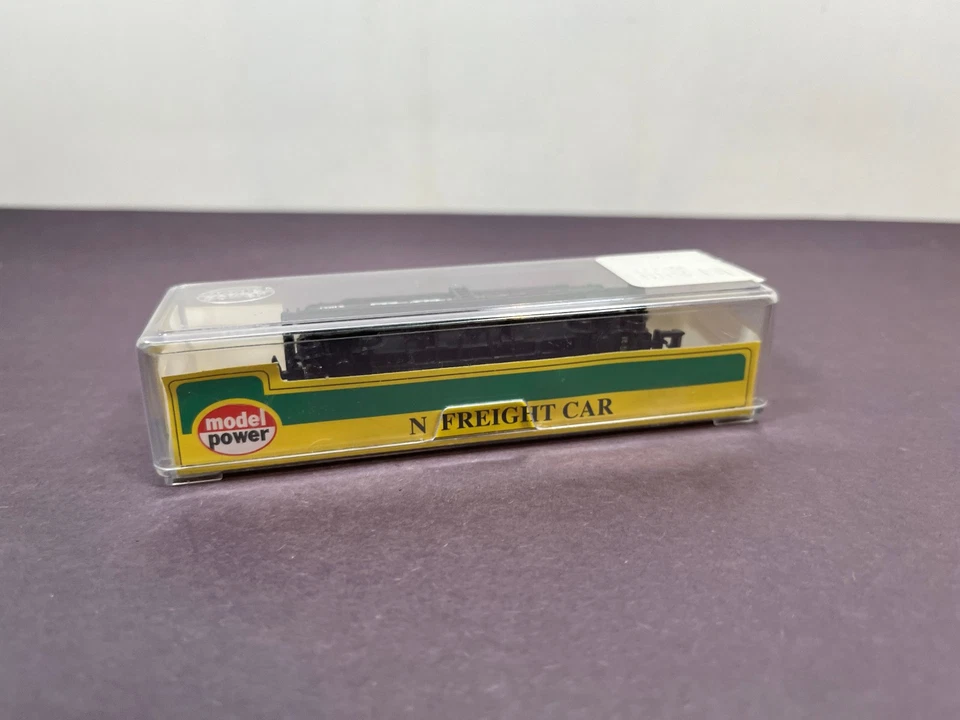 Model Power N Scale Train 3417 Dome Tank Car TANK TRAIN GATX 10450 - Image 4 of 4