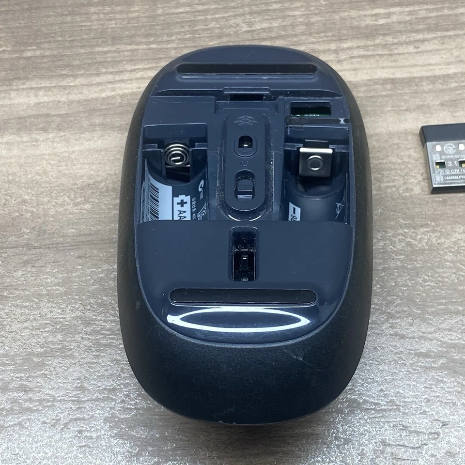 Microsoft Touch Mouse Model 1490 Wireless USB Rare Vintage 2011 Collectible - Image 4 of 4