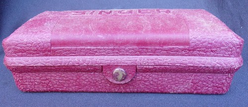 Vintage Singer Buttonholer Sewing Attachment 160506 With 4 Templates and Case - Picture 3 of 6