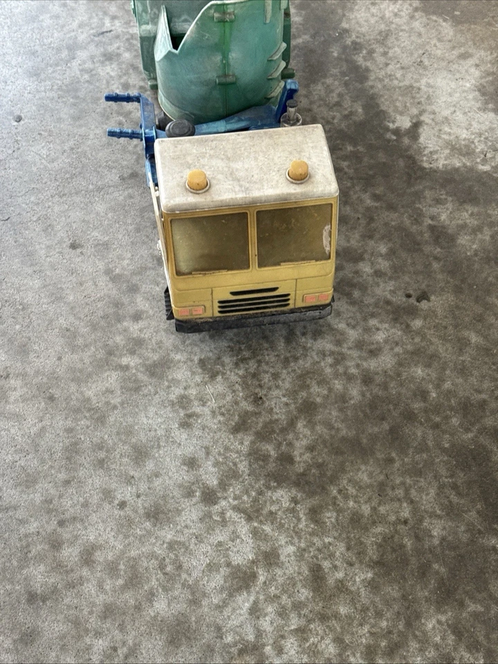 Camión de reciclaje grande Tonka Spartans 2009 Foto 3 de 4