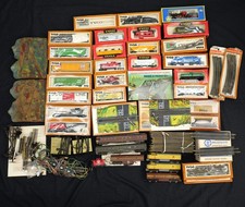 Huge 150 pcs Vintage 1970's Tyco Snap Track Train Set  Parts 29864