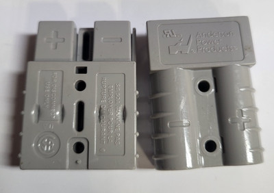 LOT OF 28  SB 50A 600V, ANDERSON POWER PLUG DISCONNECT HOUSINGS , SMALL GREY