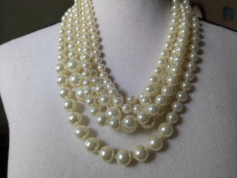 Collar Vintage J Crew Multi Hilo Perla Blanca Imitación Tono Dorado 20 - 22" Foto 3 de 4