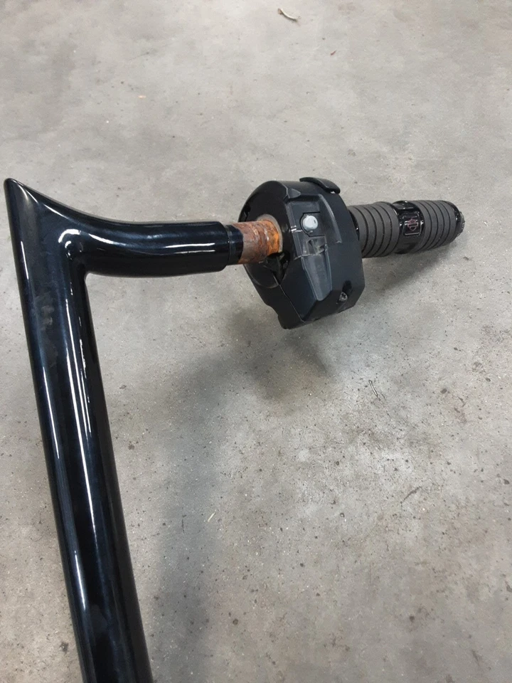 Harley Davidson Road Glide CVO 2021 21 manillar control izquierdo derecho empuñaduras térmicas Foto 3 de 4