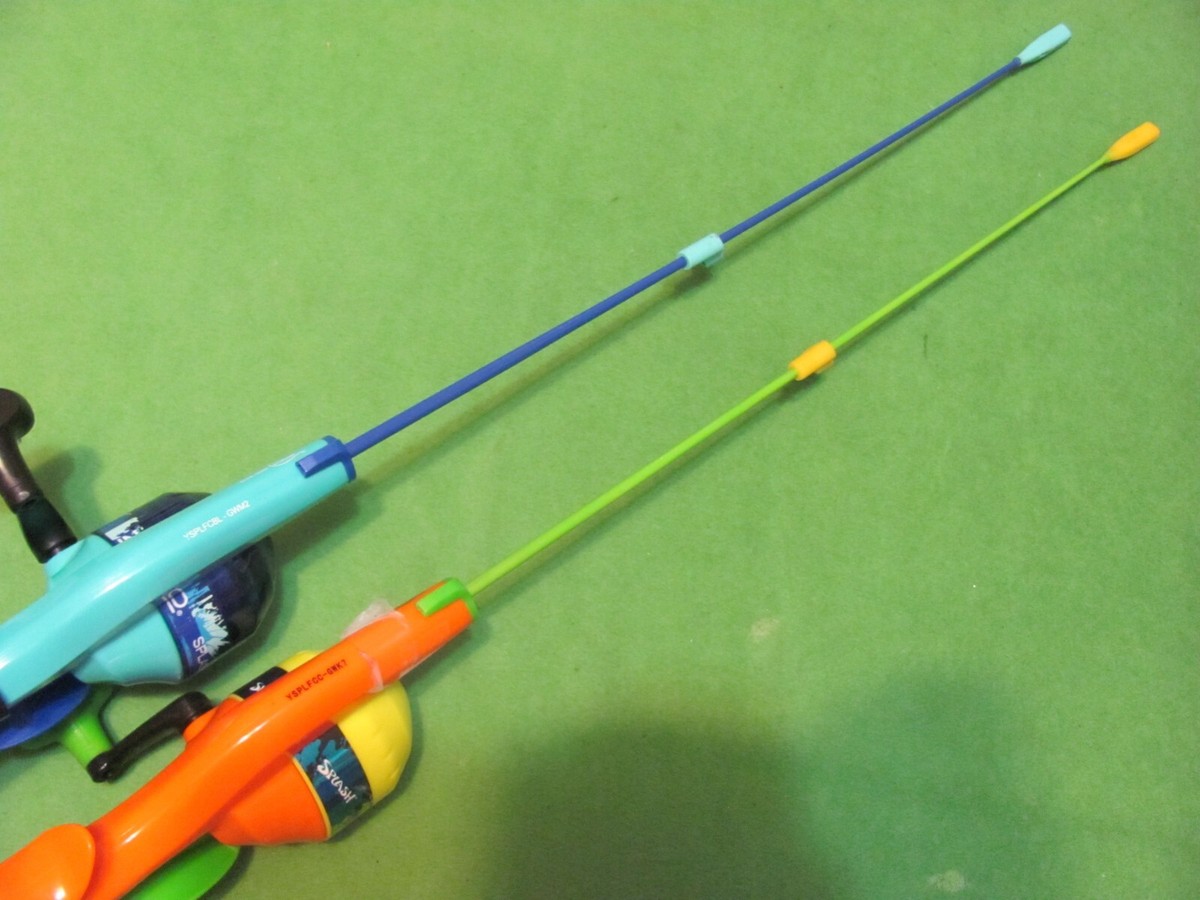 curled fishing pole antique Found this pole at an antique shop in GA, what do y'all know about it? The  rod is made of steel which I though was neat, and the reel seems to be