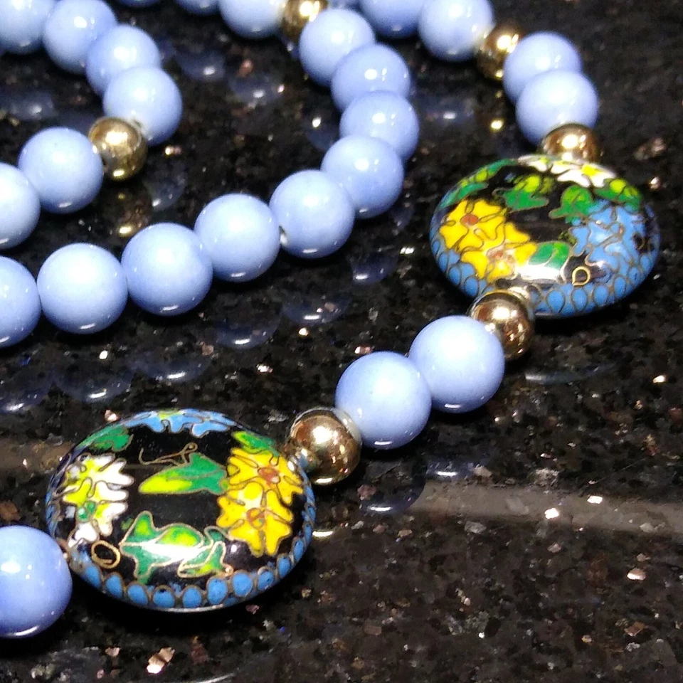 Collar CERÁMICA Cuentas Chino CLOISONNE Flor de Lirio Hiedra 28" Tono Periwinkle ¡EXCELENTE ESTADO USADO! Foto 4 de 4