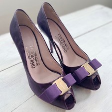 Salvatore Ferragamo Gilia Peep Toe Snake Embossed Bow Heel Size 7 Purple Gold