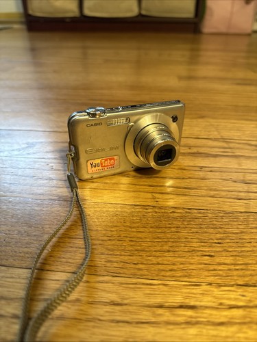 Casio Exilim EX-S12 12.1MP Digital Camera Silver & Battery - For Parts