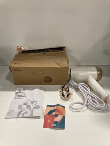 Handheld garment steamer