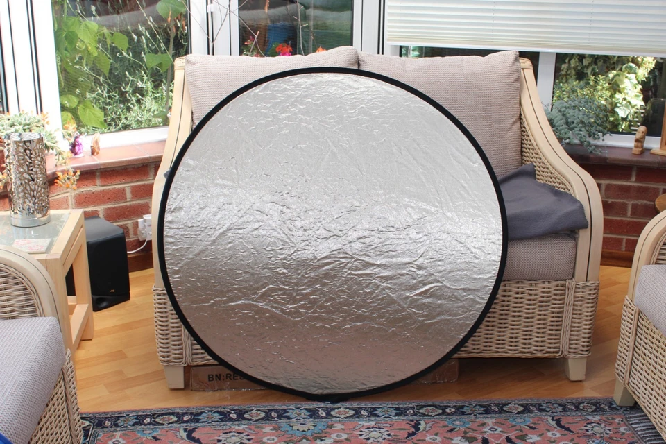 Lastolite Reflector : 50cm Diameter : Reversable Silver/White - Image 2 of 3