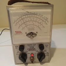 EICO Model 232 Peak to Peak Volt Ohm Meter VTVM Powers Up No Probes Parts Only